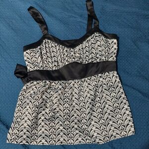 Mixit Monochrome Geometric Top